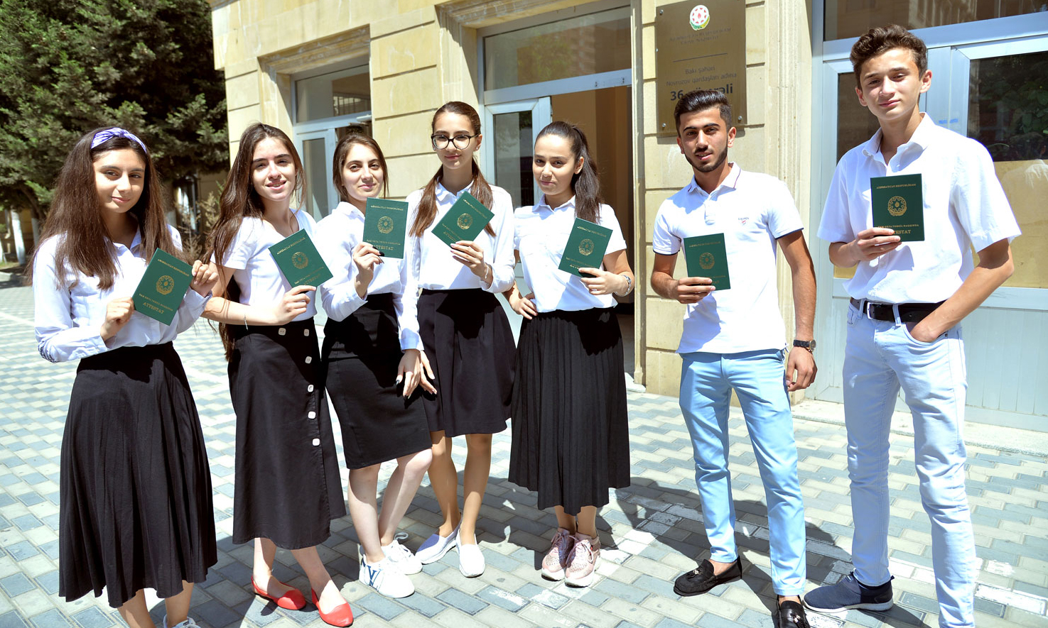 Attestatların verilməsinə başlanılıb