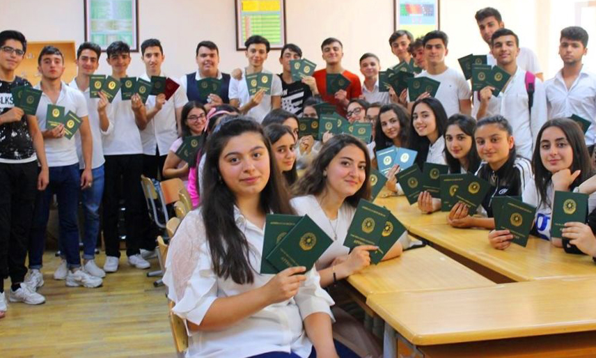 Attestatların verilməsinə başlanılıb
