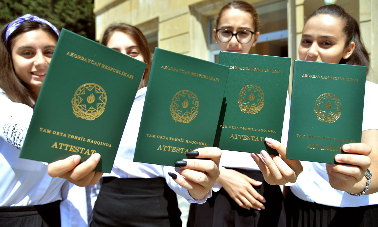 Attestatların verilməsinə başlanılıb