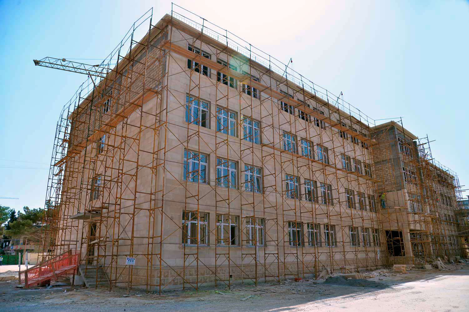 Paytaxtda 8 yeni məktəb binası inşa olunur