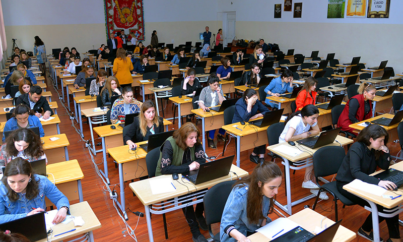 BŞTİ müdiri işə qəbul imtahanının gedişini izləyib