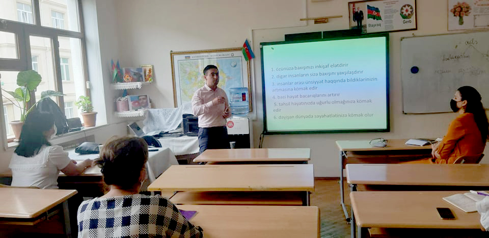 “Məktəbdə psixoloji işin təşkili” mövzusunda təlimlər