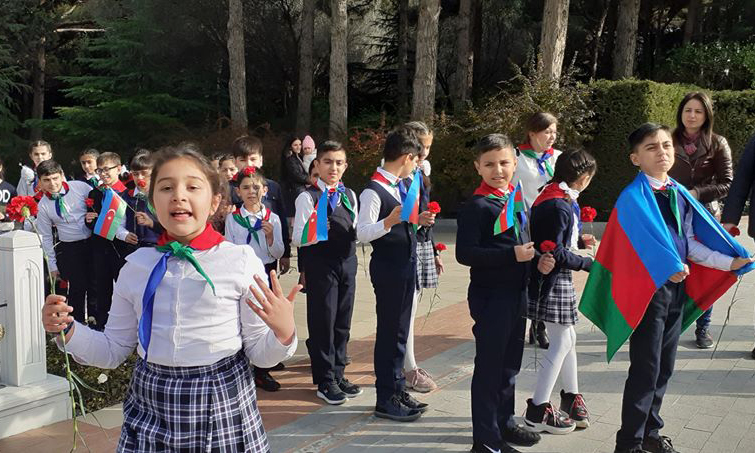Ümummilli liderin xatirəsi təhsil müəssisələrində anılıb
