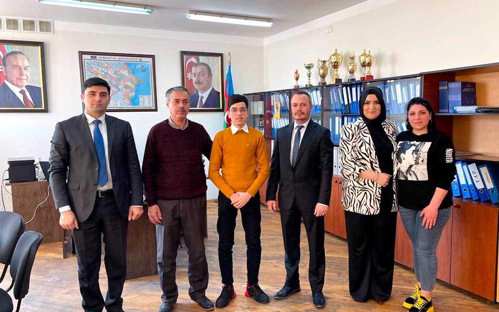 Müəllim olmaq istəyən məktəblilərə dəstək təşəbbüsü