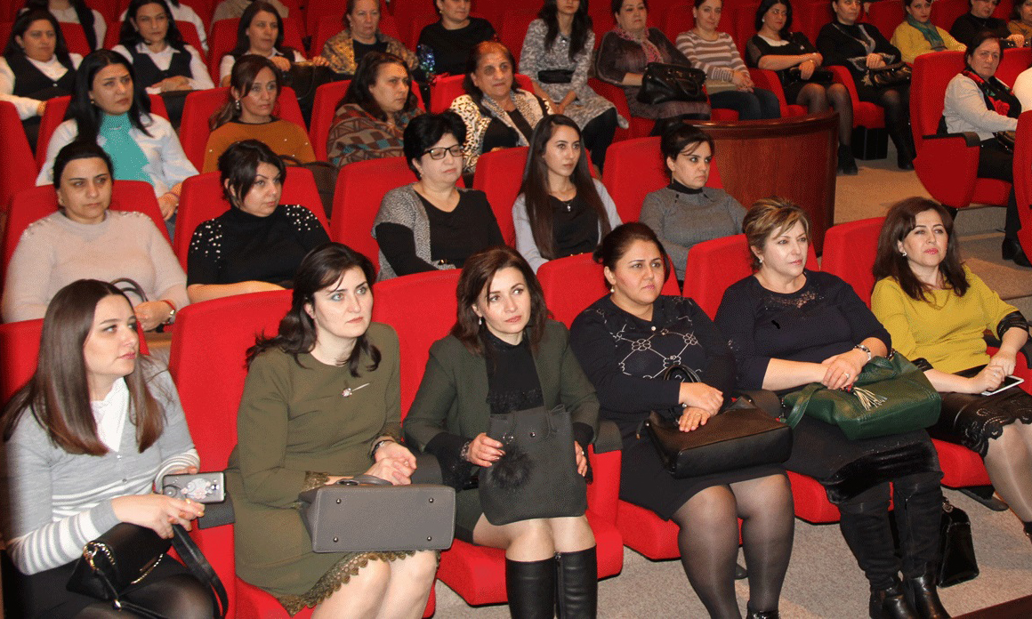 Müəllimlərə sertifikatlar verilib