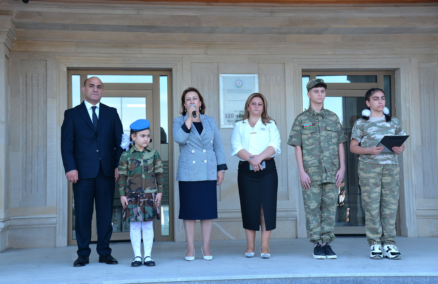 BŞTİ-nin müdiri ilk dərs günündə iştirak edib