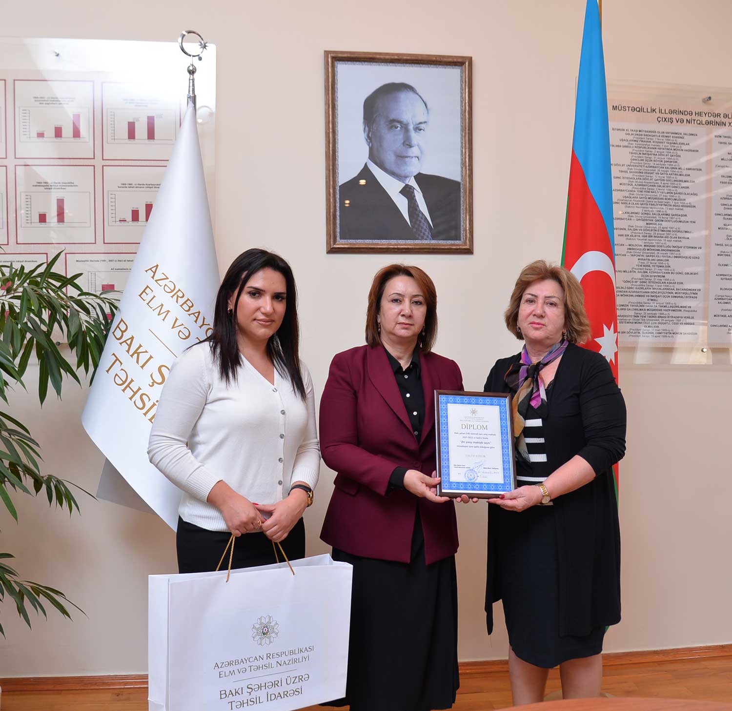 “Ən yaxşı məktəb saytı” müsabiqəsinin qalibləri mükafatlandırılıb