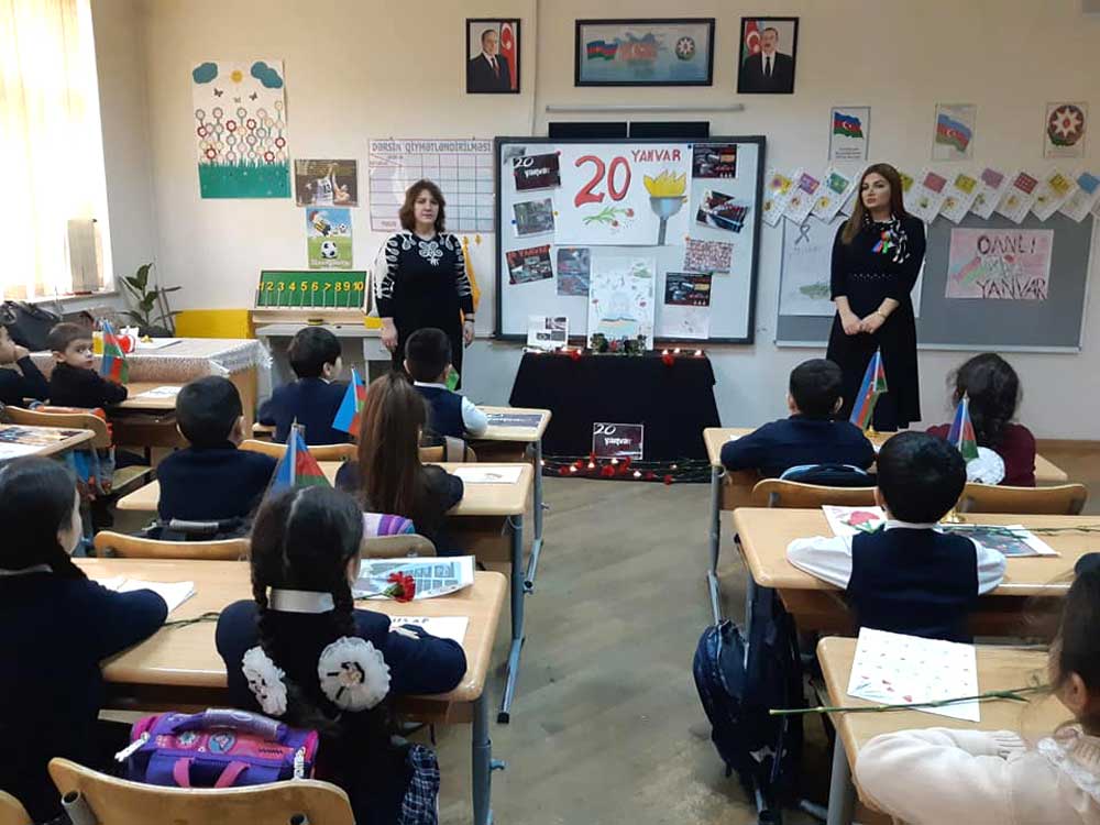 İdarə müdiri 20 Yanvara həsr olunmuş xüsusi dərsləri izləyib