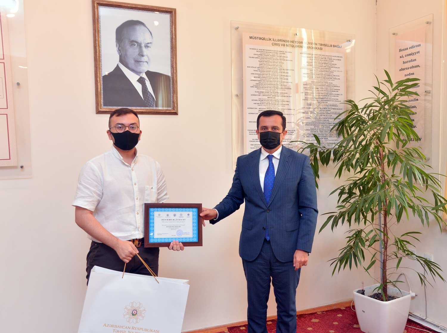 “Ən yaxşı təqdimat” müsabiqəsində fərqlənənlər mükafatlandırılıb