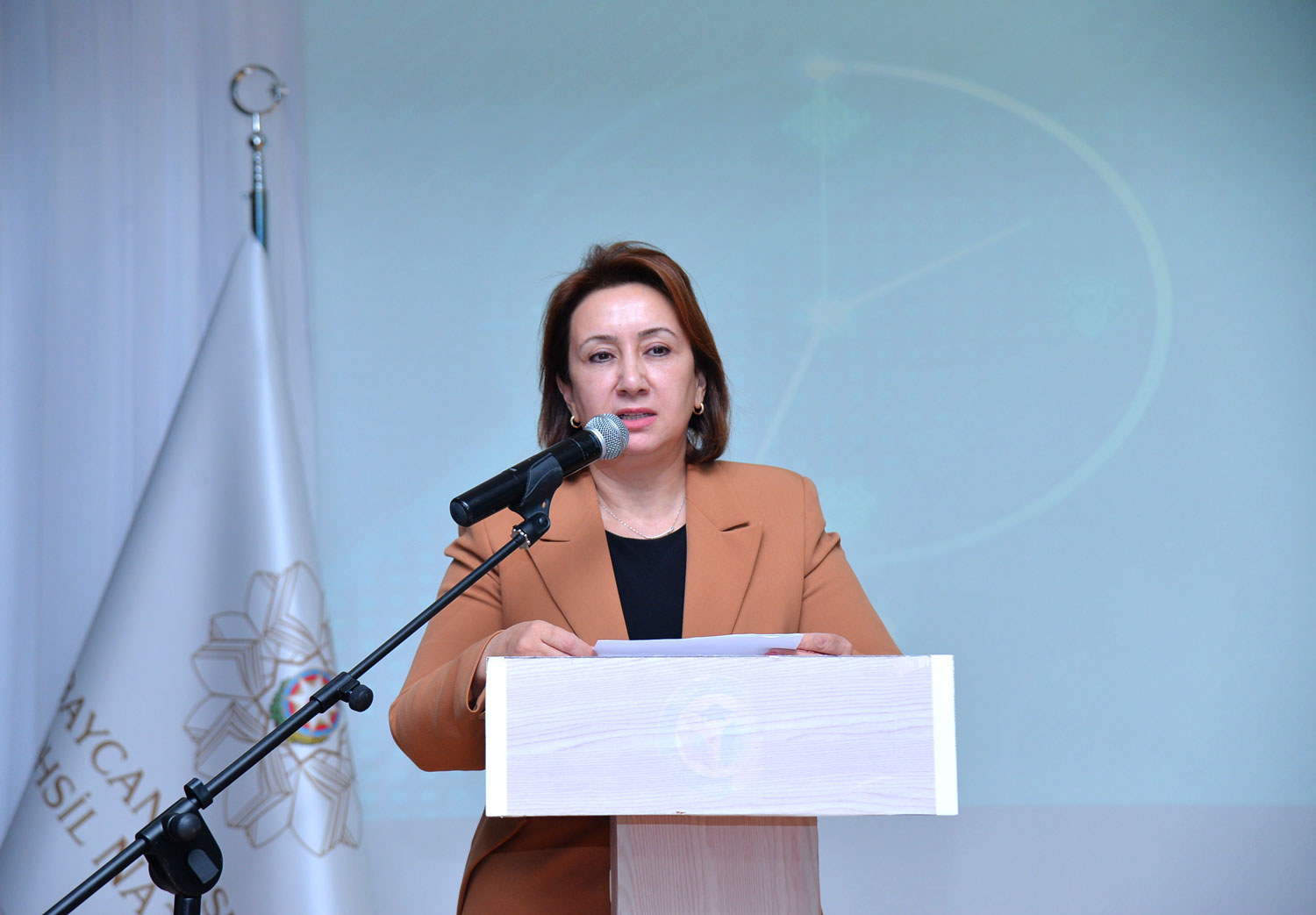 “Dünya standartları: XXI əsrin məktəbini necə qurmalı” kitabı müzakirə edilib