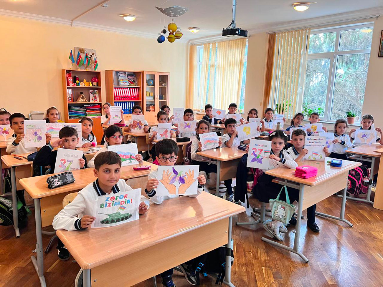 Paytaxt məktəblərində Vətən müharibəsi şəhidləri anılıb