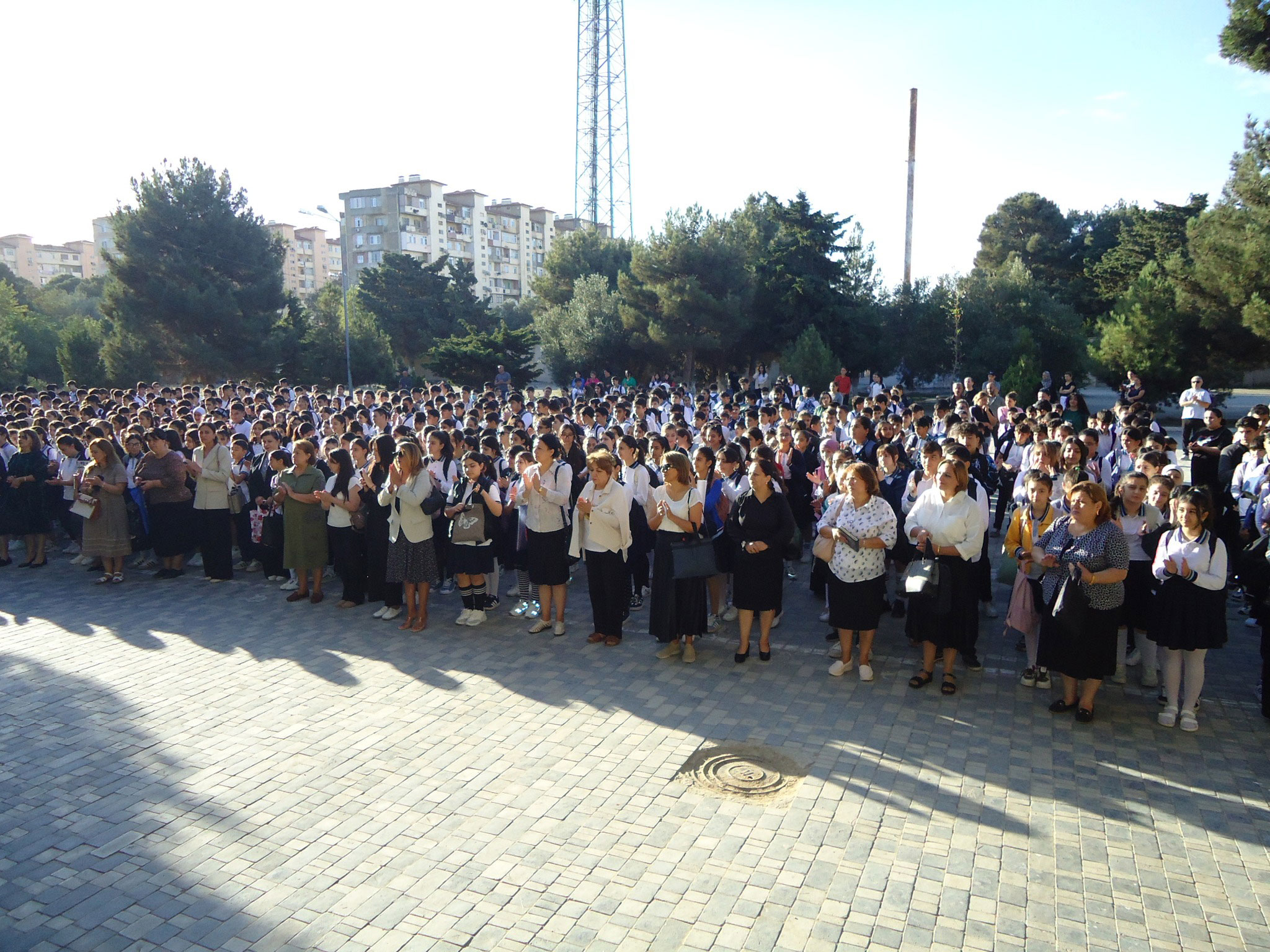 Paytaxt məktəblərində Vətən müharibəsi şəhidləri anılıb