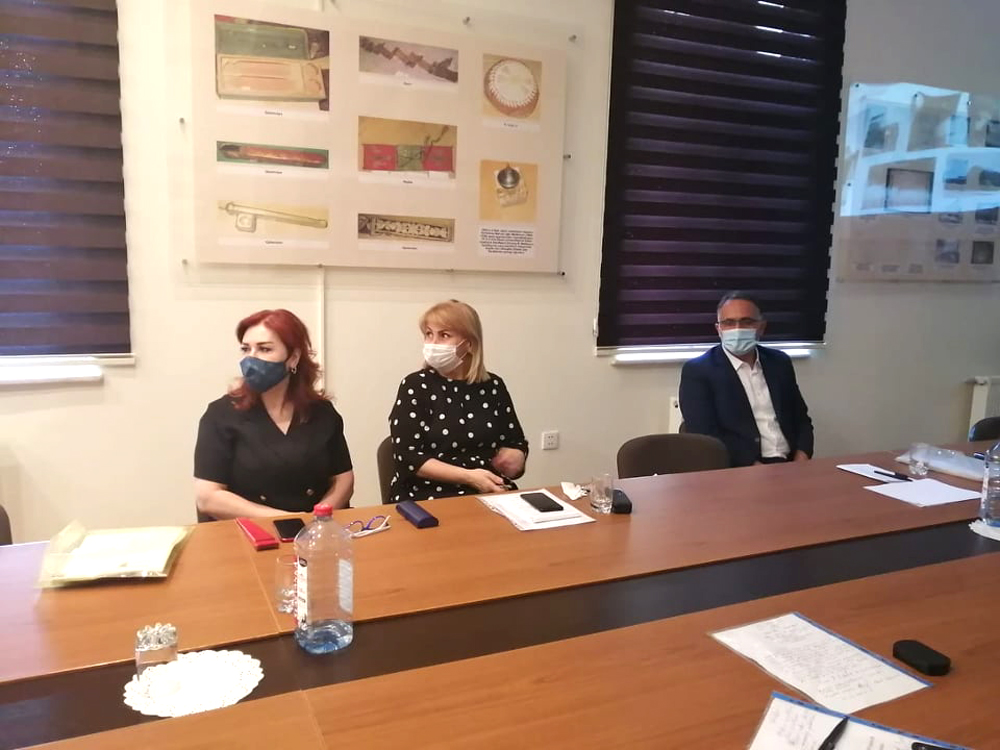 Məktəb direktorlarının 5 illik hesabatı dinlənilir