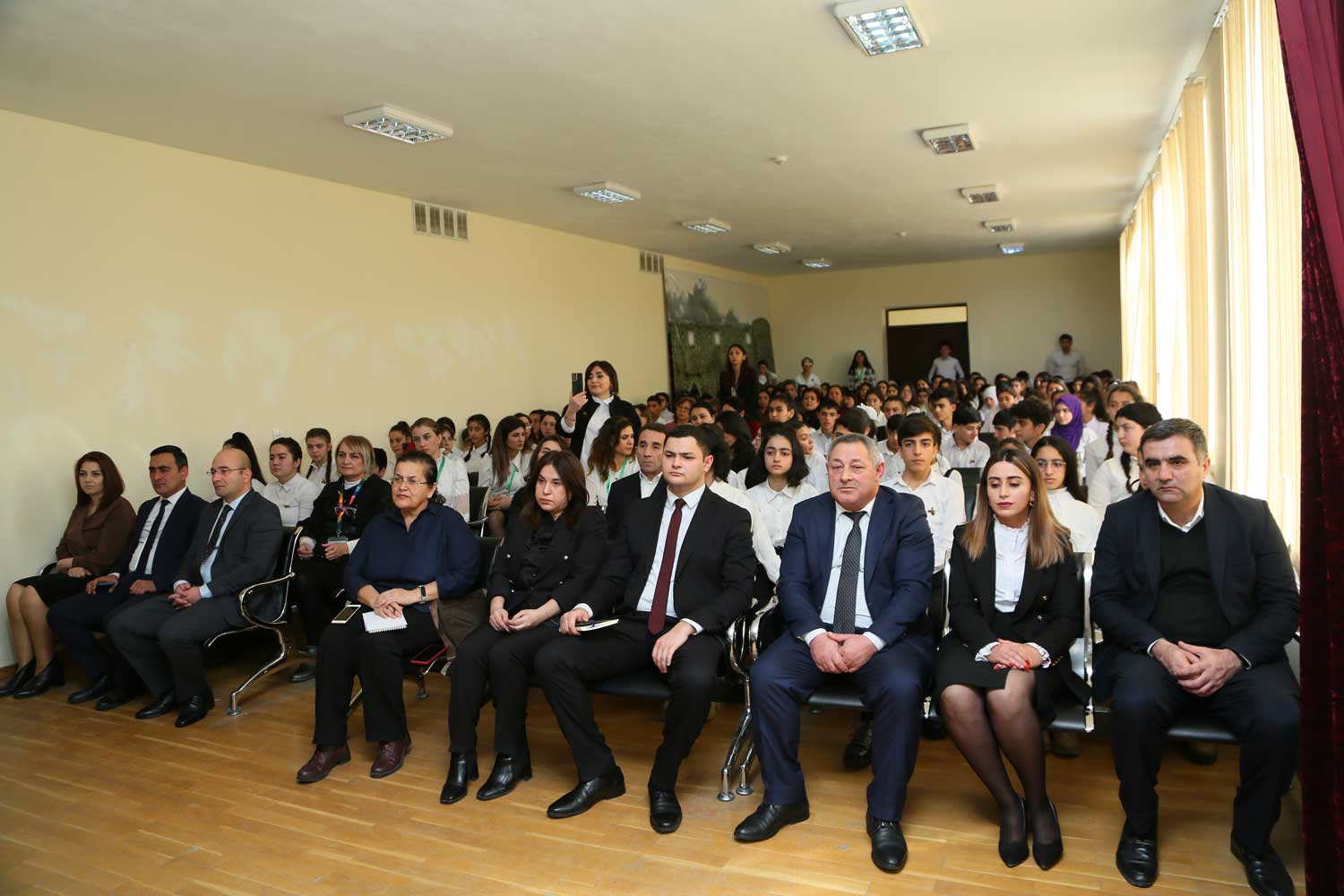 Mirşahin “Məktəbdə...” layihəsində