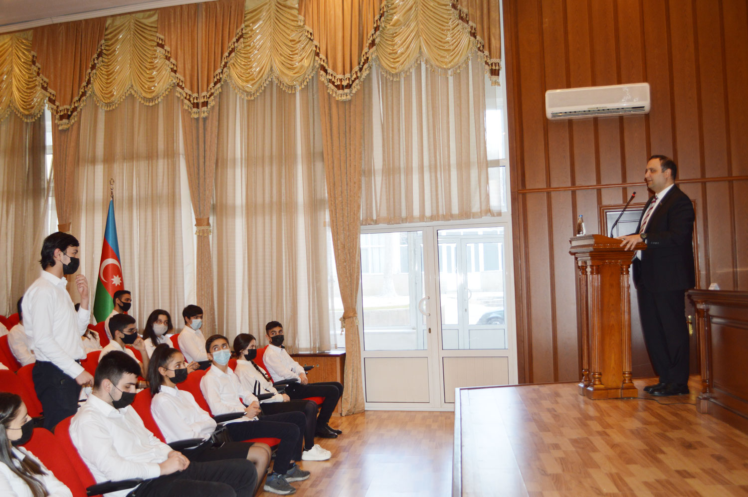 Nərimanov rayonu üzrə “Heydər Əliyev irsinin öyrənilməsi” mövzusunda dərslər