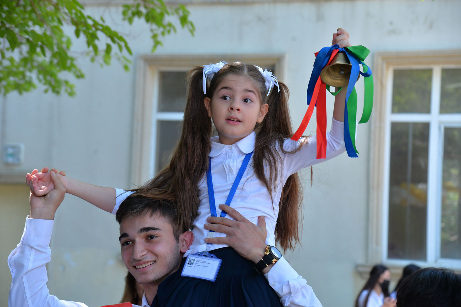BŞTİ müdiri məzunları təbrik edib