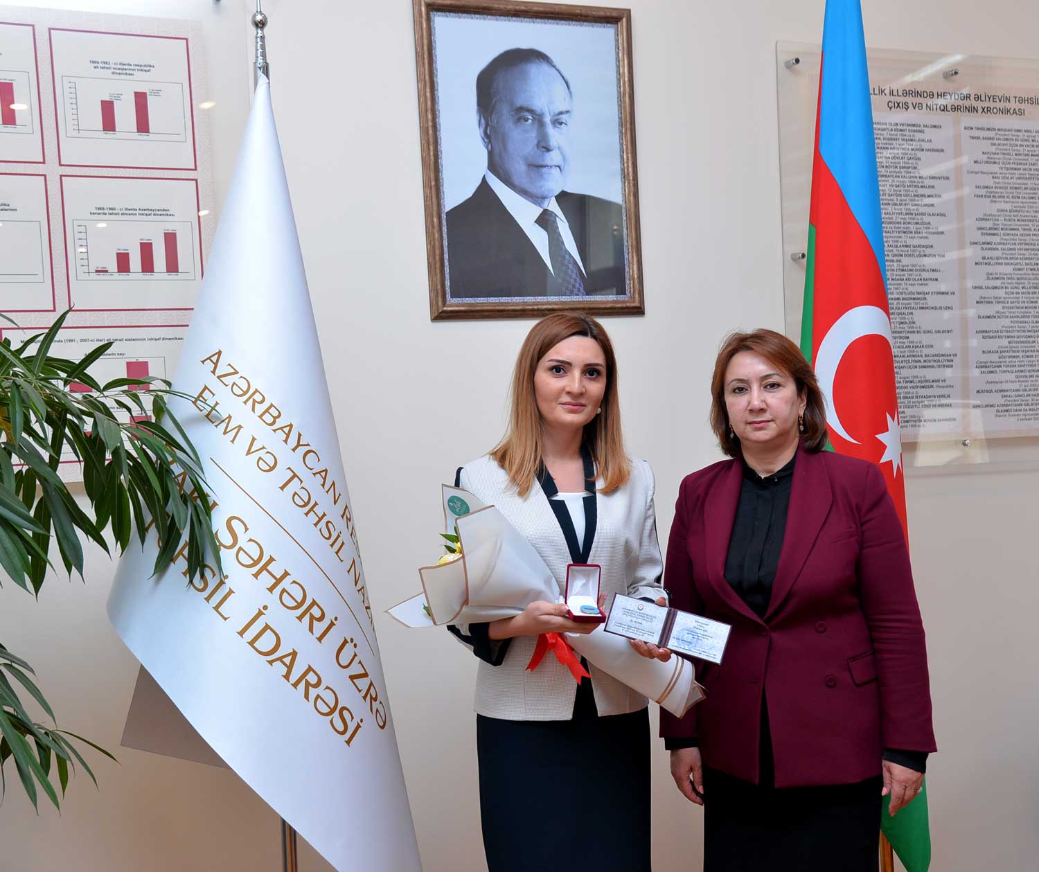 Təltif olunmuş təhsil işçiləri ilə görüş
