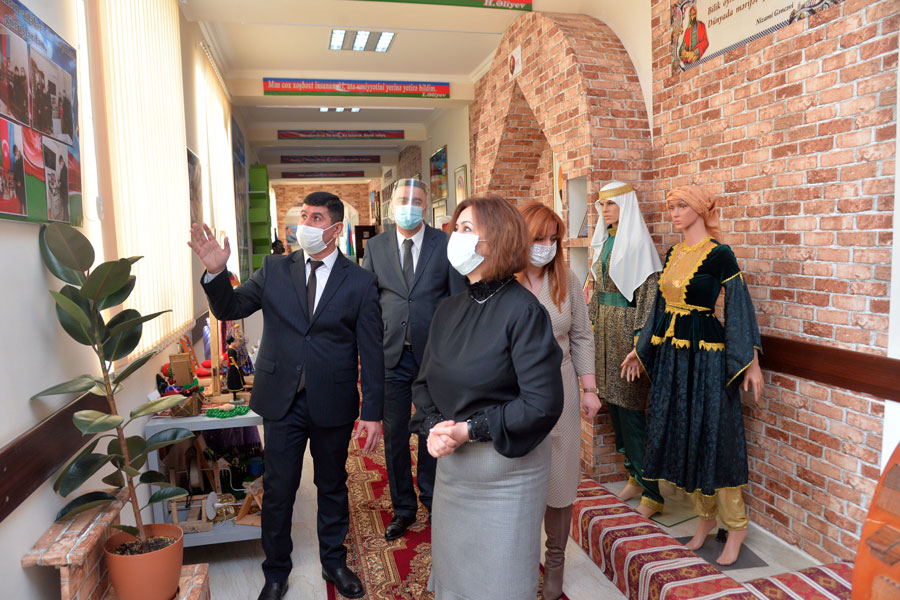 BŞTİ müdiri “Zəfər tarixi” muzeyi ilə tanış olub