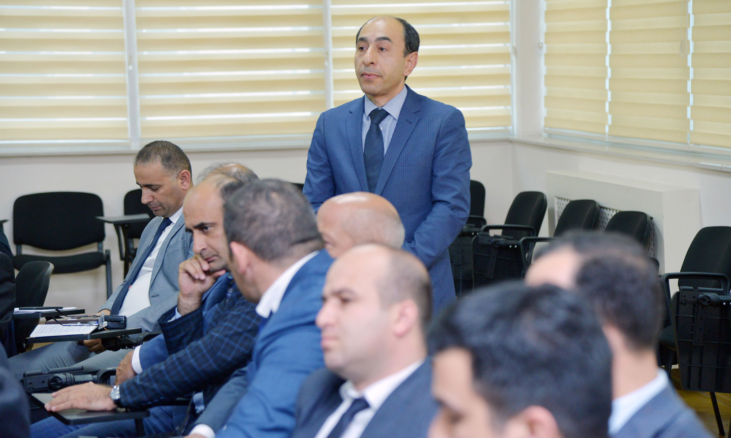 Direktorların iştirakı ilə keçirilən müşavirə başa çatıb