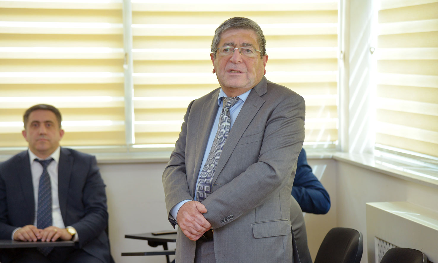 Direktorların iştirakı ilə keçirilən müşavirə başa çatıb
