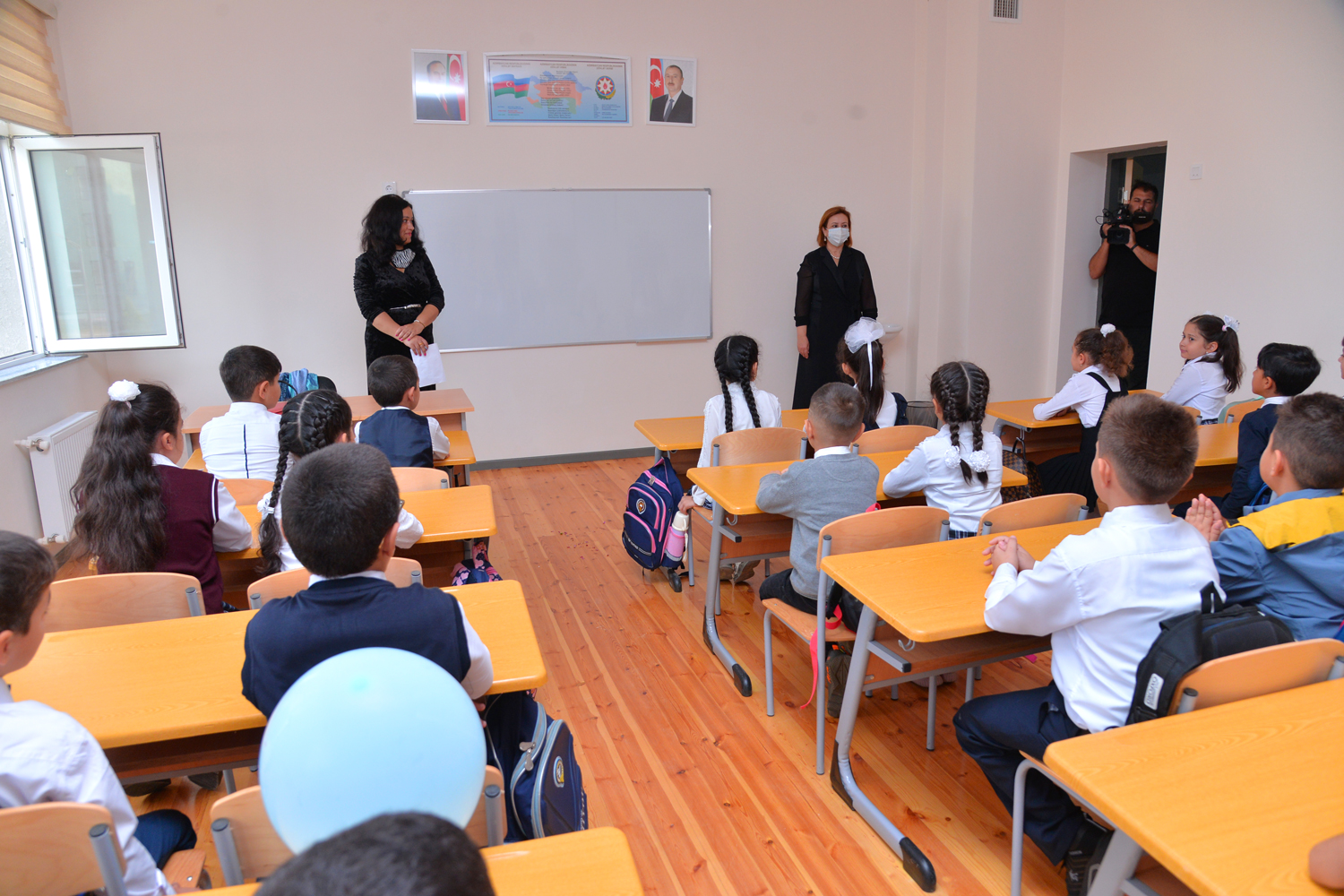 BŞTİ müdiri ilk dərs günündə iştirak edib