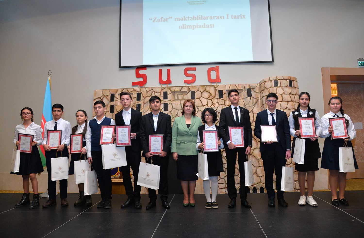 “Zəfər” məktəblilərarası I tarix olimpiadası qalibləri mükafatlandırılıb