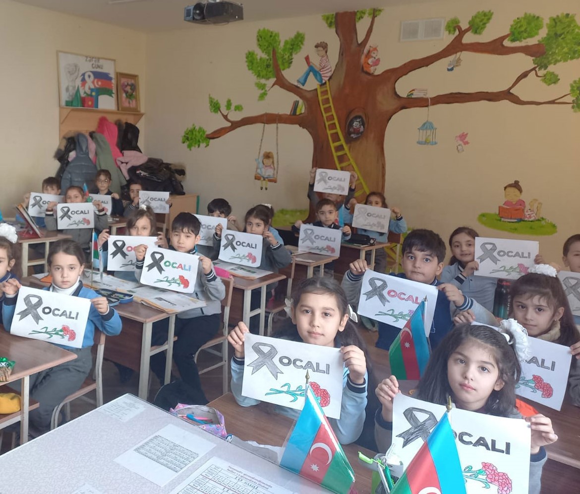 Paytaxtdakı təhsil müəssisələrində Xocalı faciəsi
