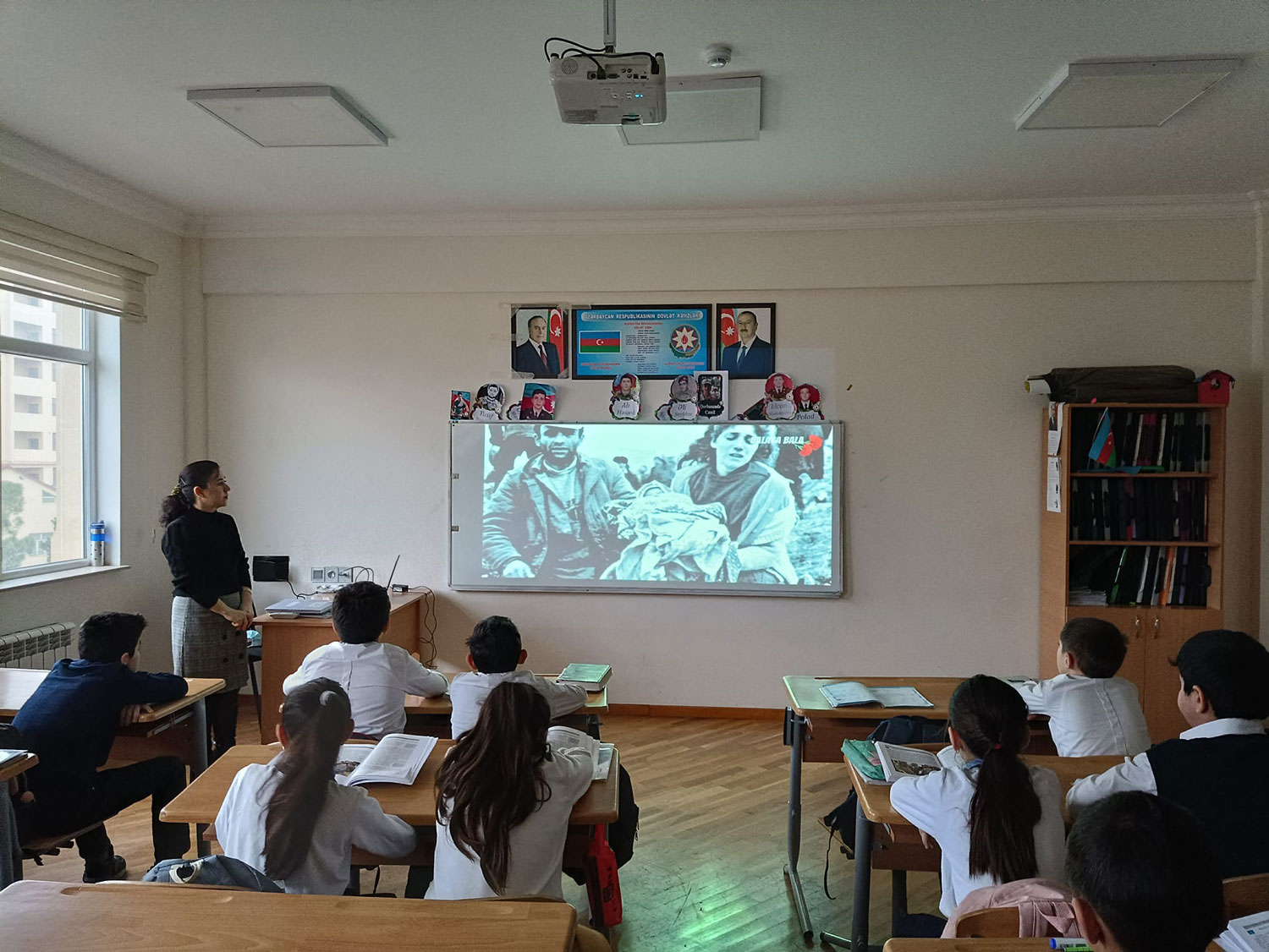 Paytaxtdakı təhsil müəssisələrində Xocalı faciəsi