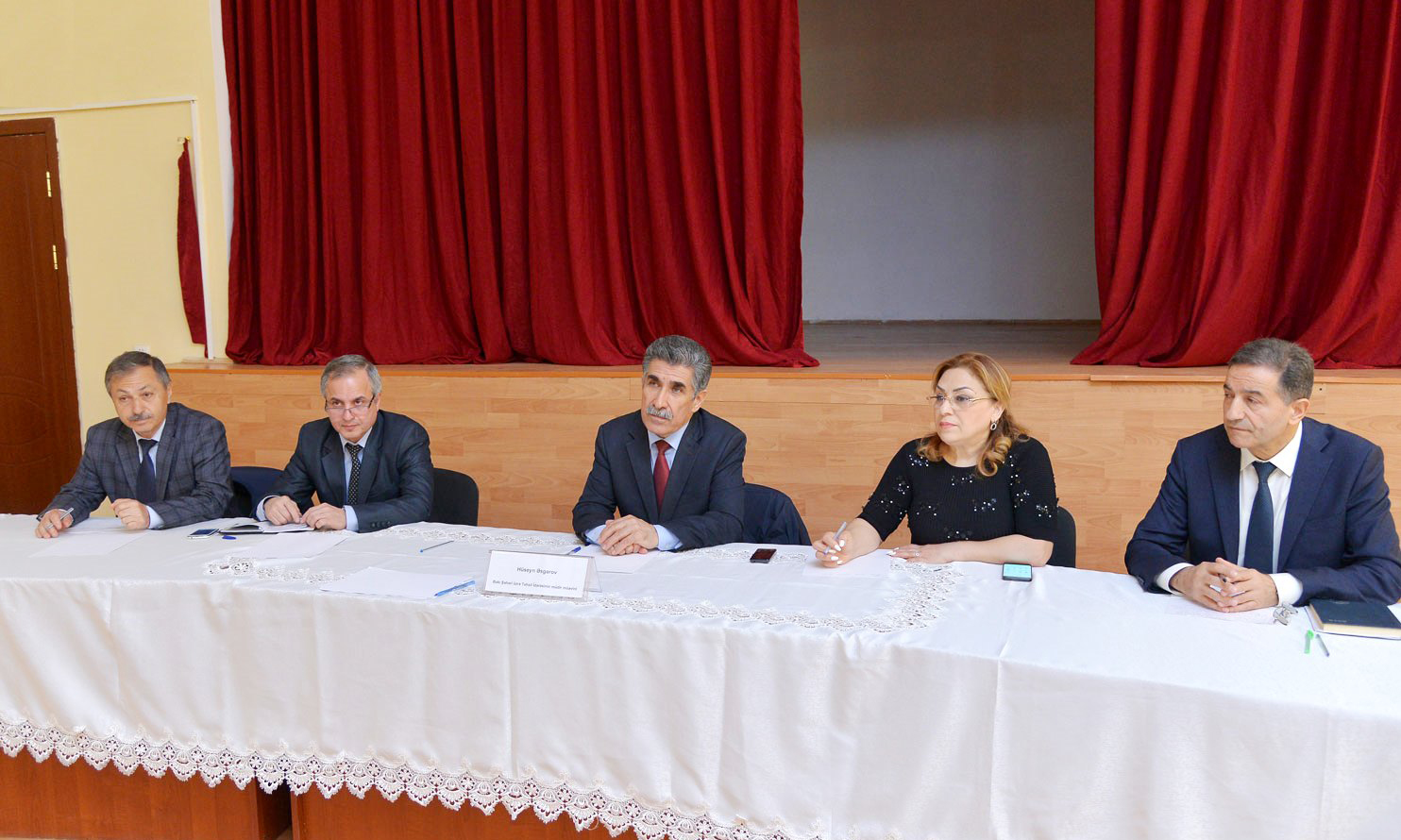 Müəllim və valideynlər qəbul edilib