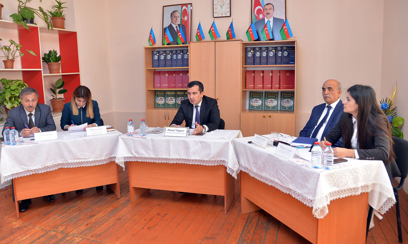 BŞTİ müdiri vətəndaşları qəbul edib