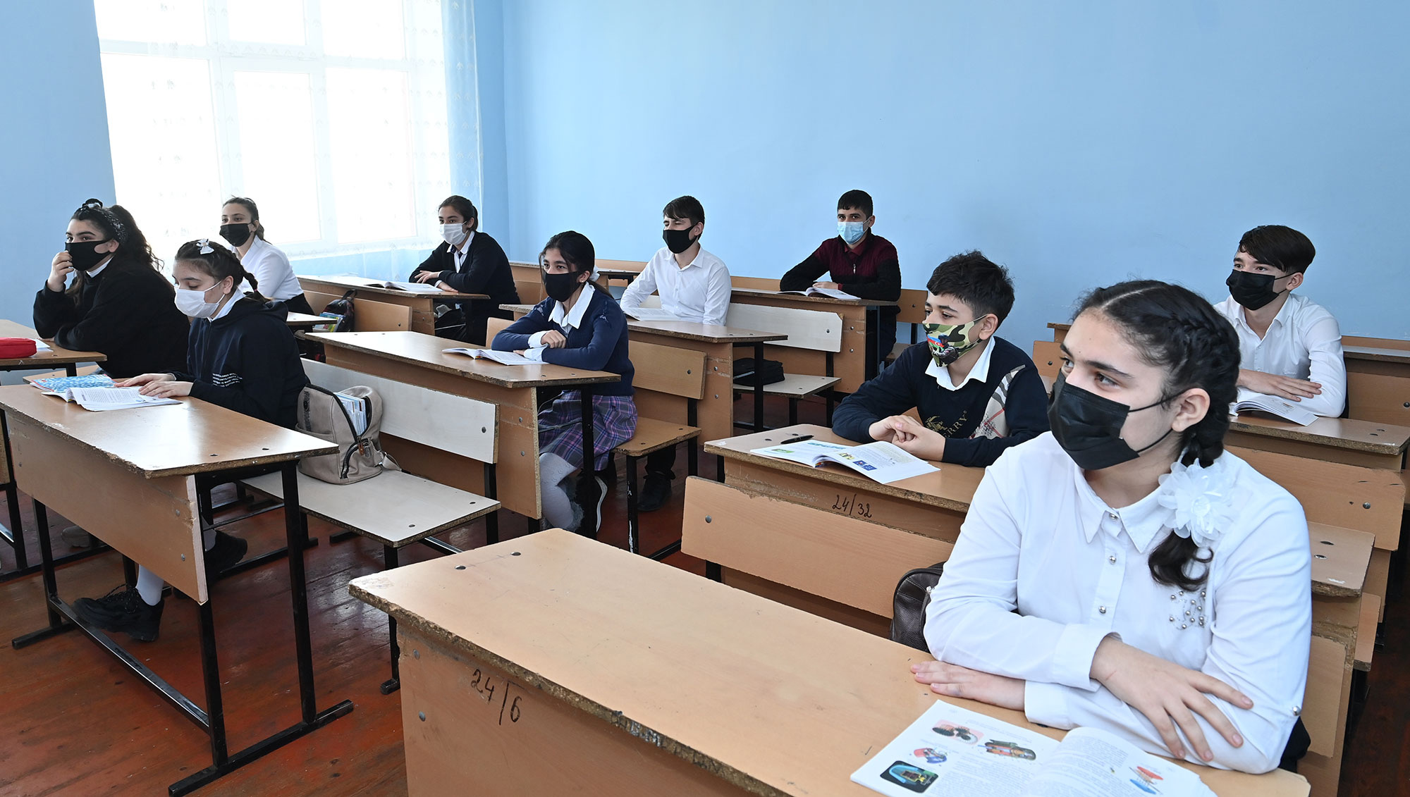 Təhsil naziri Şirvanda dərs prosesini izləyib