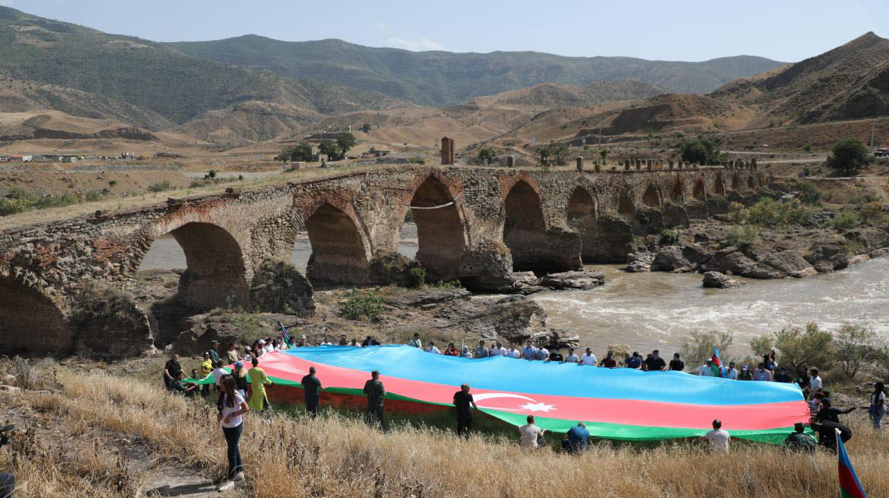 Əcnəbi tələbələr işğaldan azad olunmuş rayonlarda