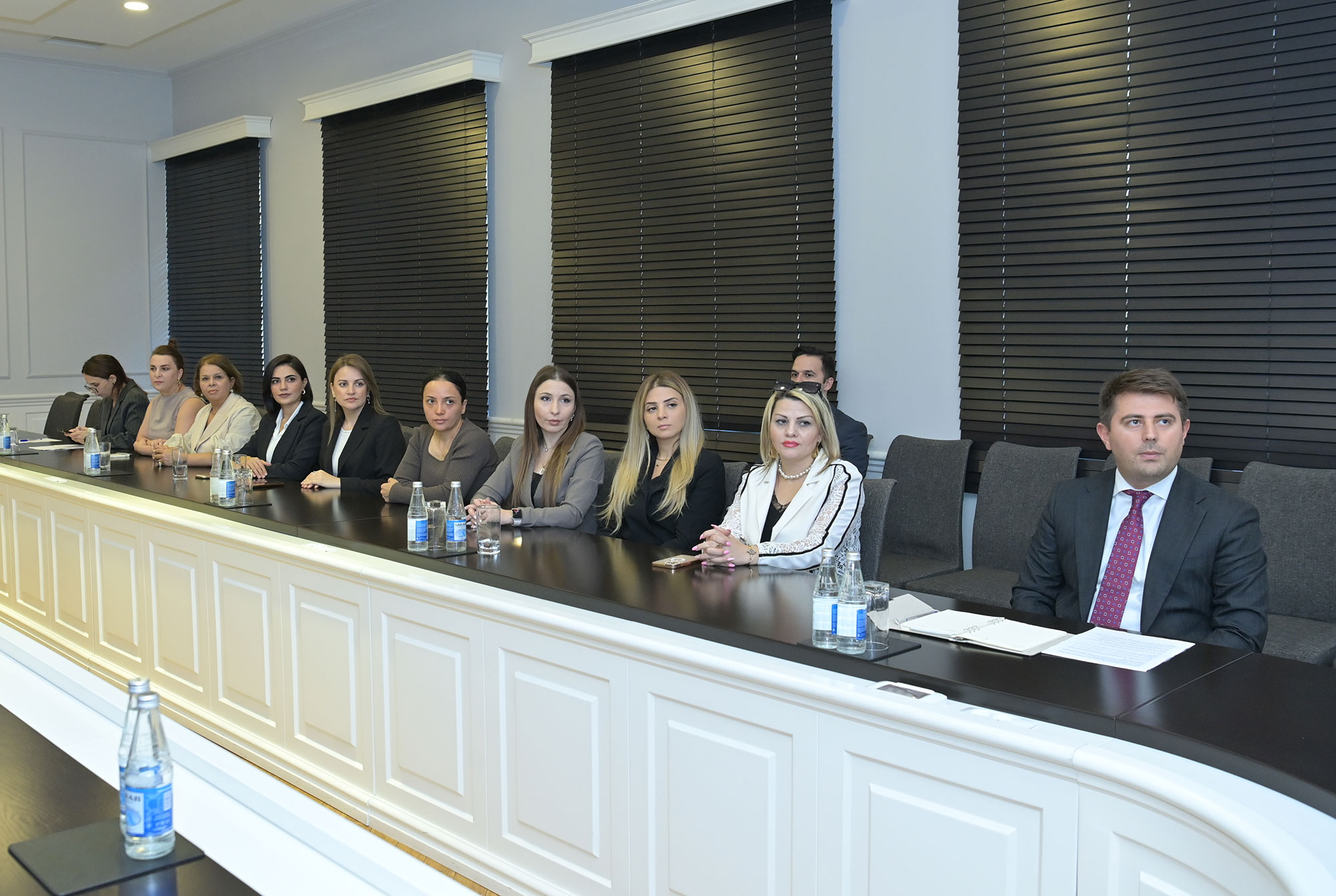 Elm və Təhsil Nazirliyinin mətbu orqanlarının nümayəndələri ilə görüş keçirilib