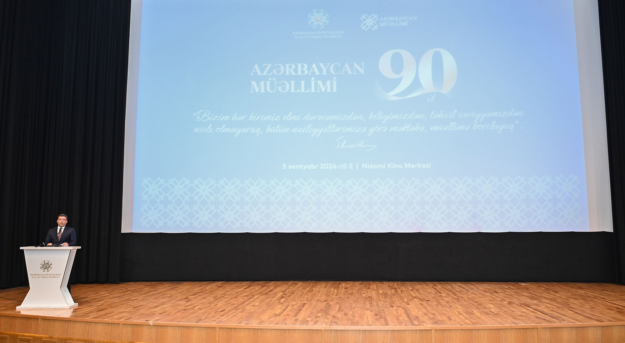 Şərəfli peşə sahiblərinin 90 illik yoldaşı – “Azərbaycan müəllimi”nin yubileyində…