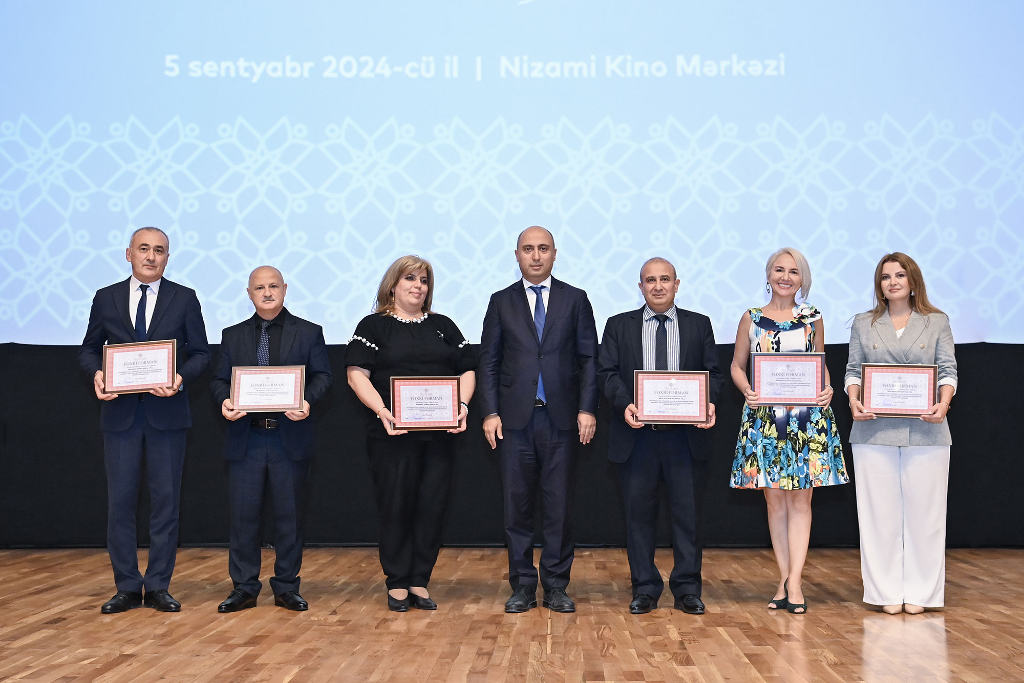 Şərəfli peşə sahiblərinin 90 illik yoldaşı – “Azərbaycan müəllimi”nin yubileyində…