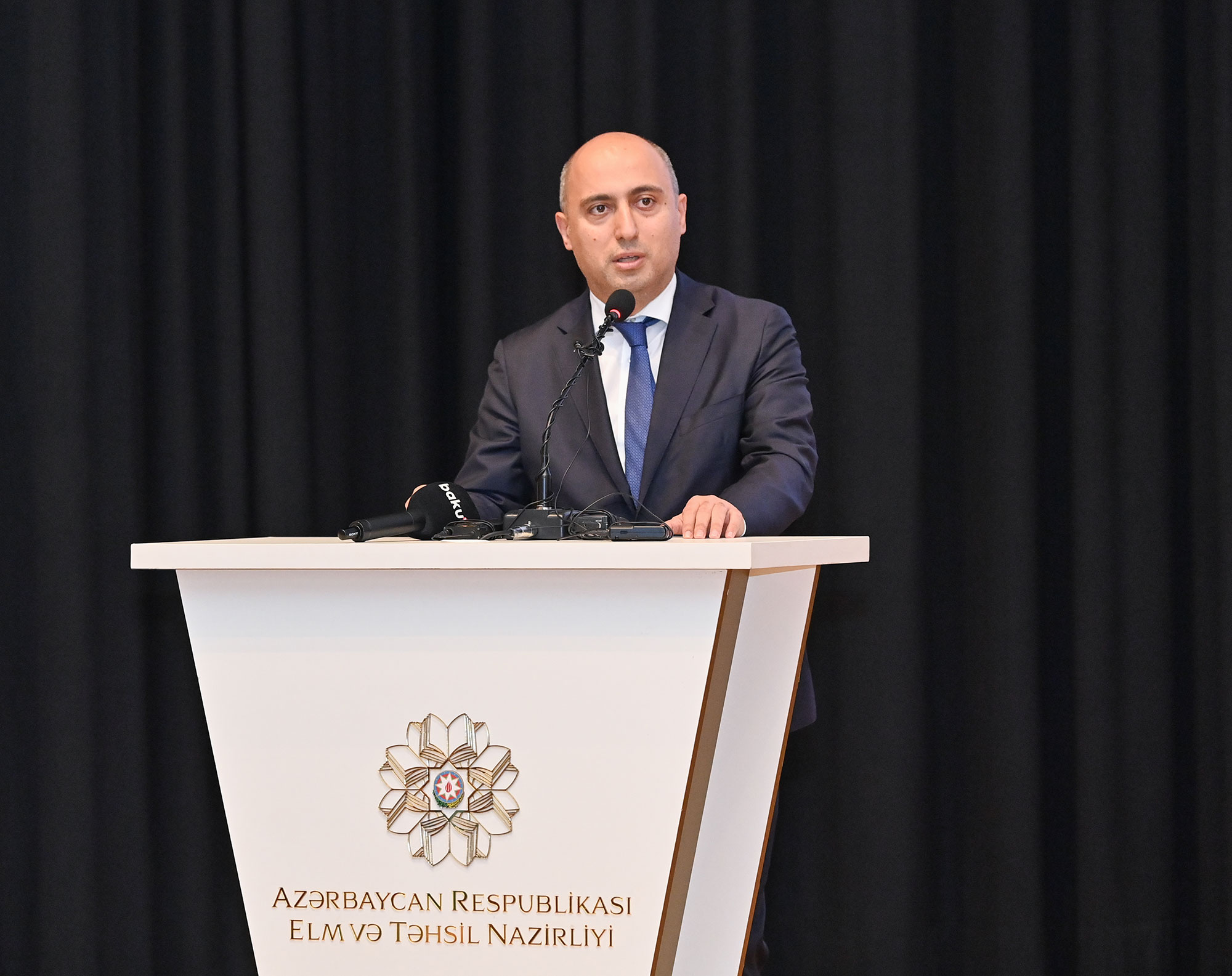 Şərəfli peşə sahiblərinin 90 illik yoldaşı – “Azərbaycan müəllimi”nin yubileyində…