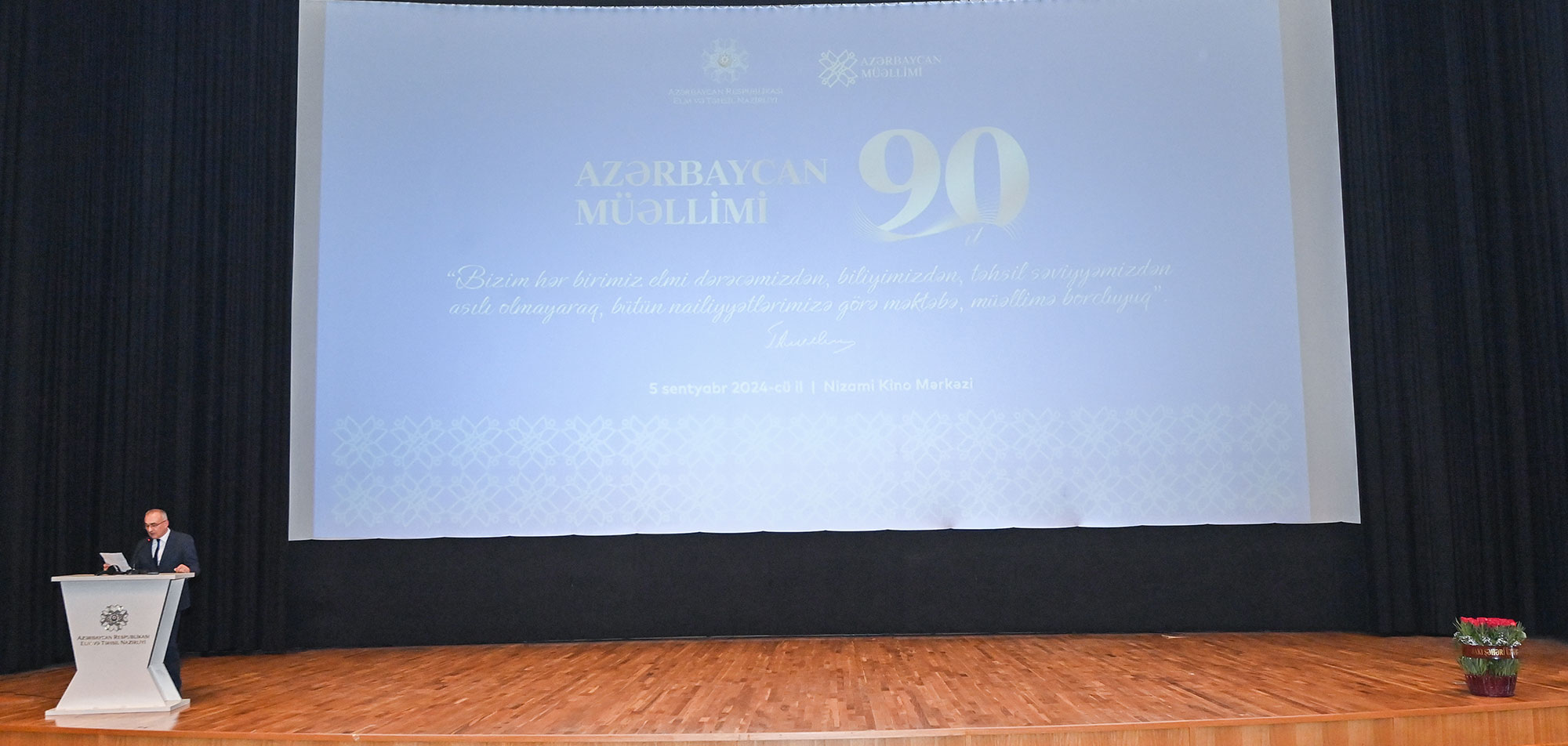 Şərəfli peşə sahiblərinin 90 illik yoldaşı – “Azərbaycan müəllimi”nin yubileyində…