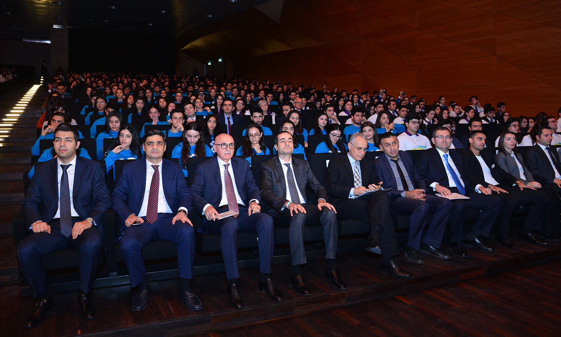 Gəlin, hamımız bir könüllü olaq