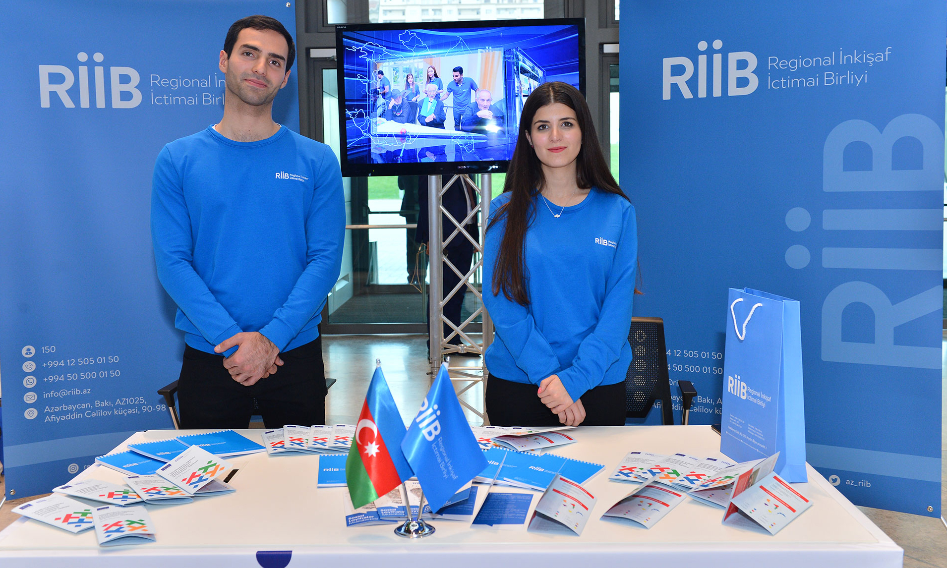 Gəlin, hamımız bir könüllü olaq