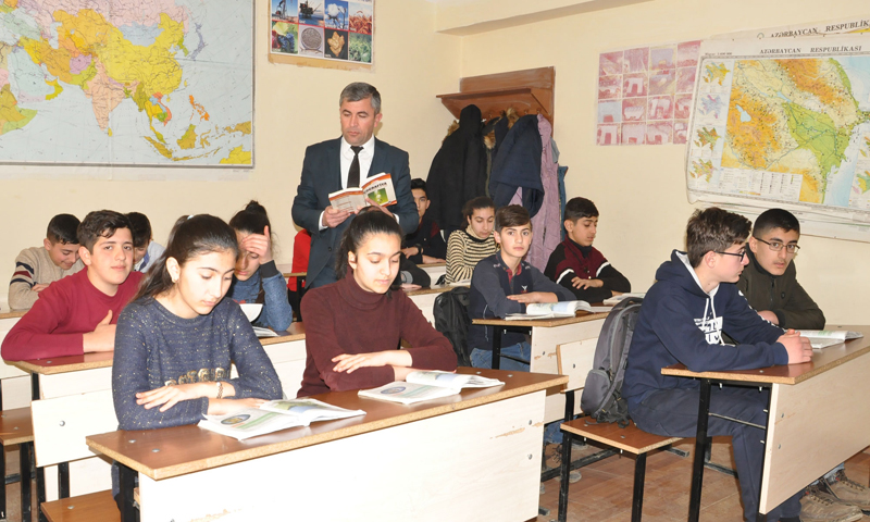 “Bizim müəllim”