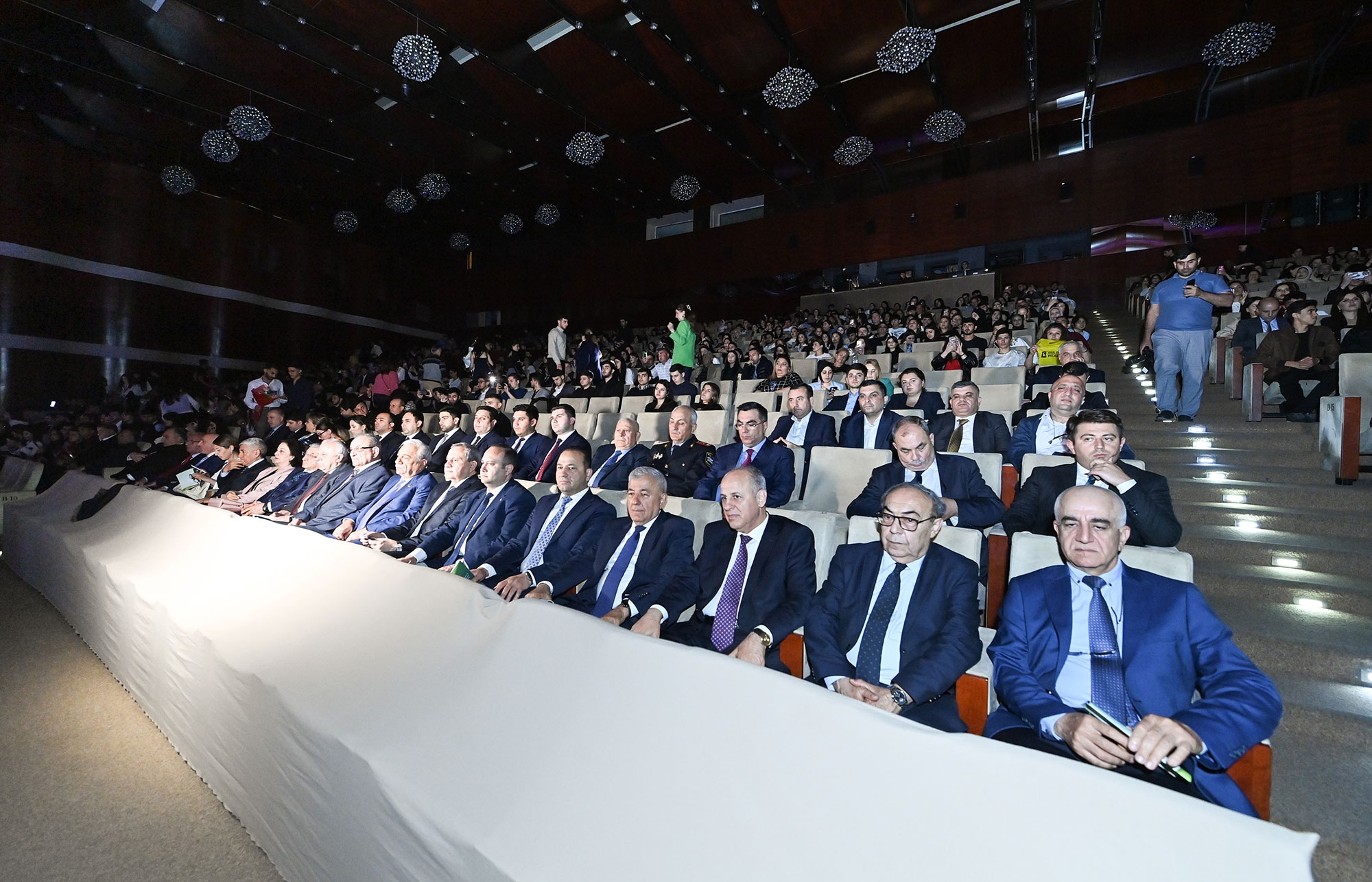 Tələbələr arasında keçirilən bədii yaradıcılıq müsabiqə-festivalının yekun konserti keçirilib