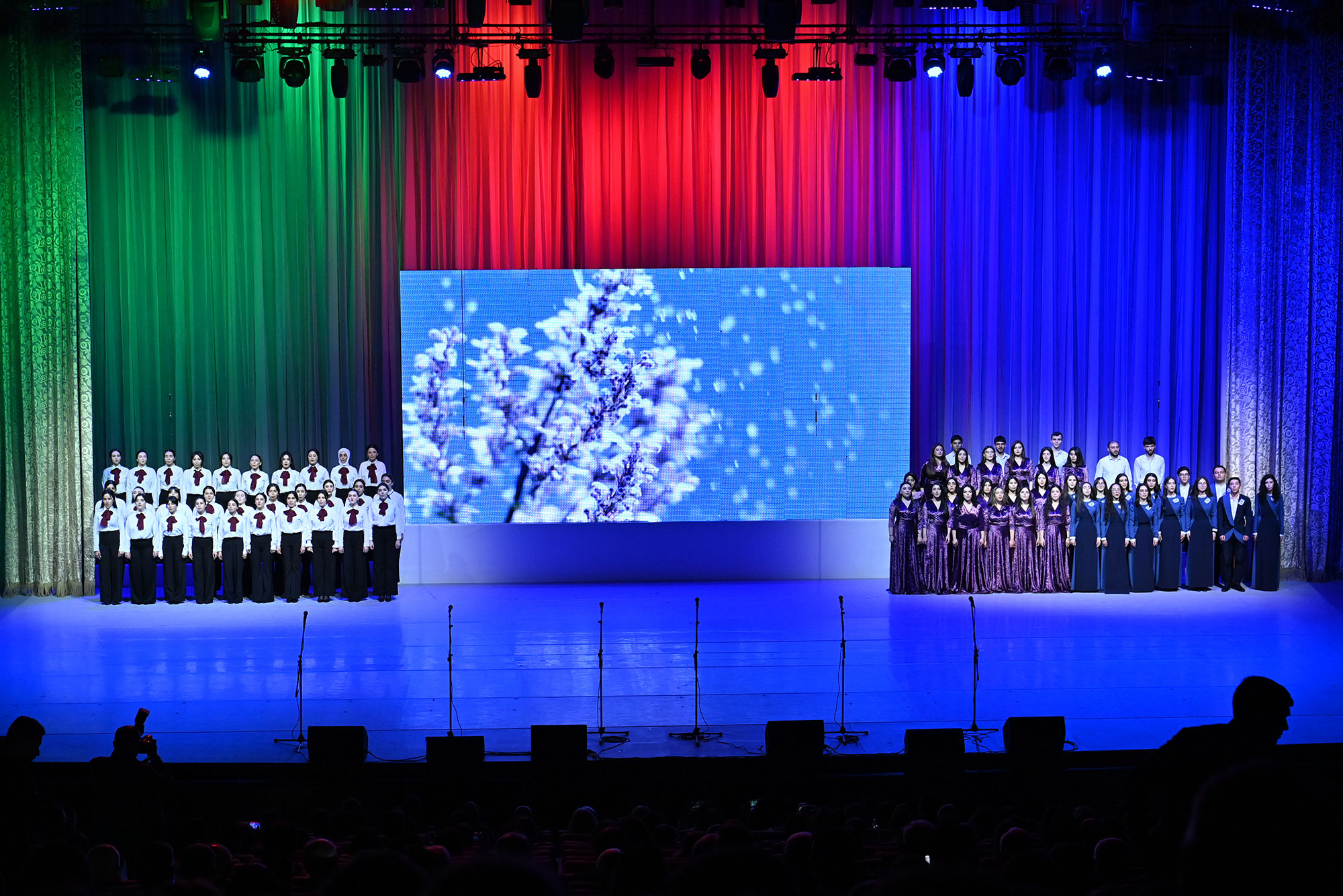Tələbələr arasında keçirilən bədii yaradıcılıq müsabiqə-festivalının yekun konserti keçirilib