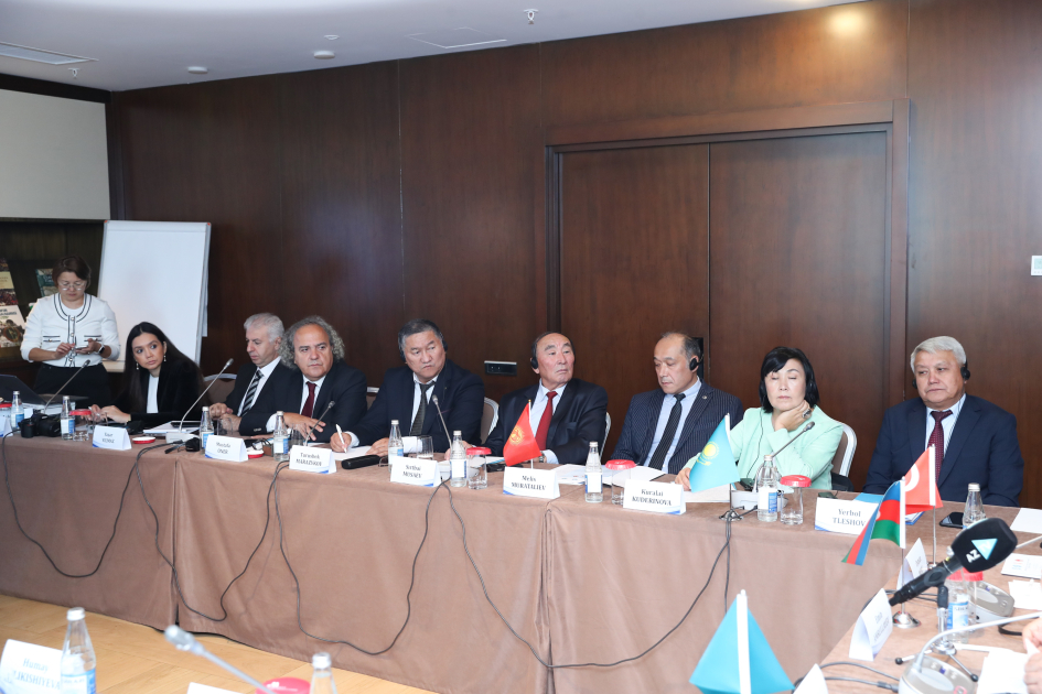 Emin Əmrullayev Türk Dünyası Ortaq Əlifba Komissiyasının Bakıda keçirilən üçüncü iclasında iştirak edib