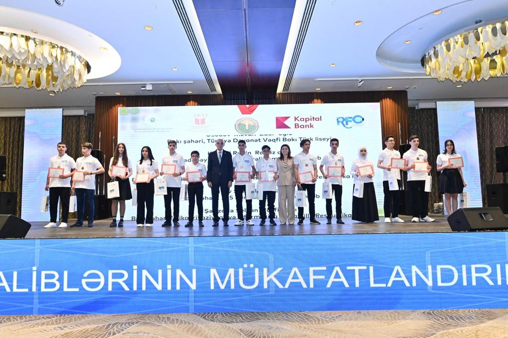 Respublika fənn olimpiadalarının qalibləri mükafatlandırılıb
