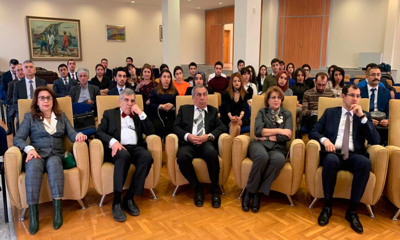 Təhsil naziri Ankarada təhsil alan azərbaycanlı tələbələrlə görüşüb
