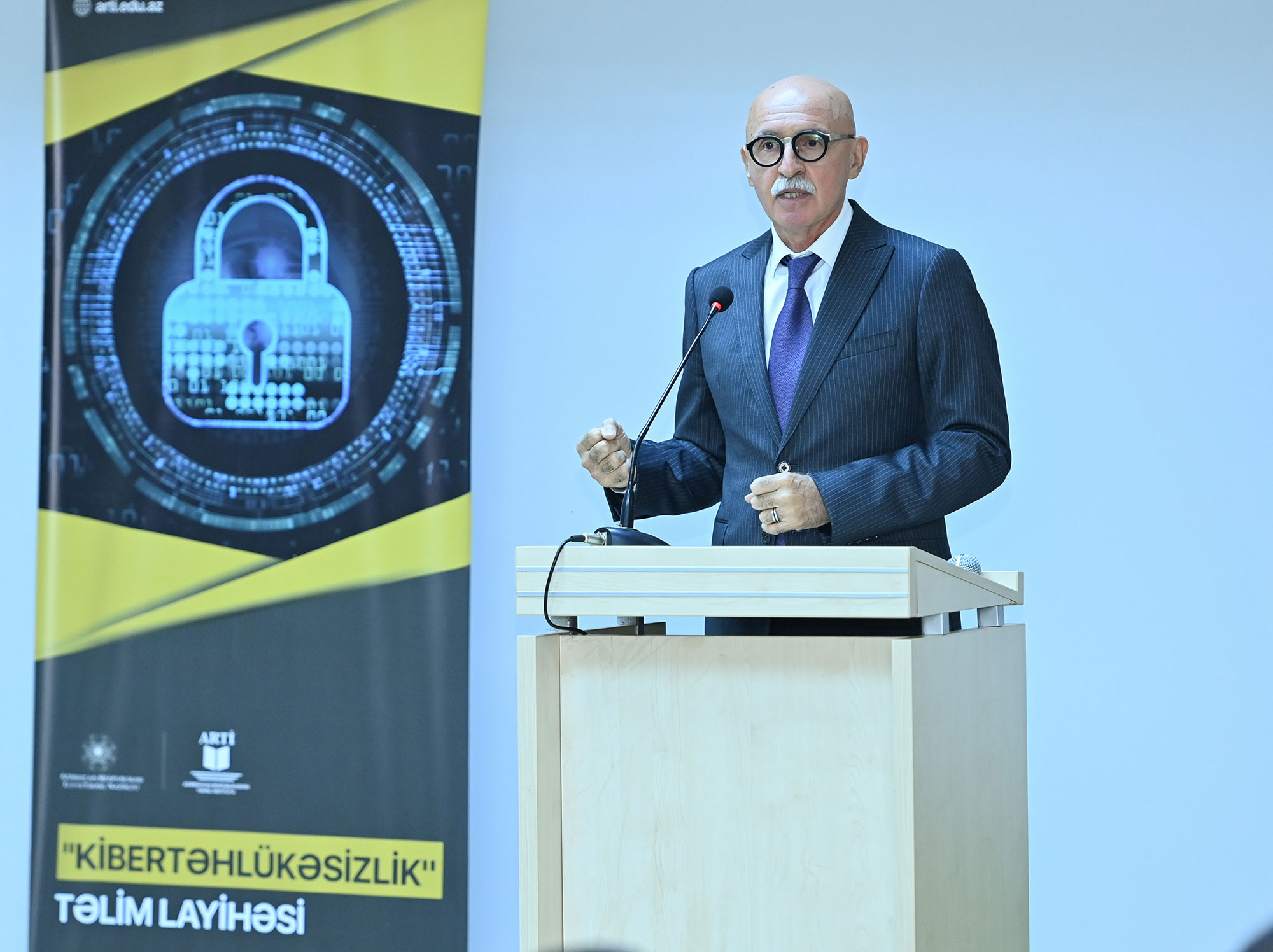 “Kibertəhlükəsizlik” təlim layihəsinin bağlanış mərasimi
