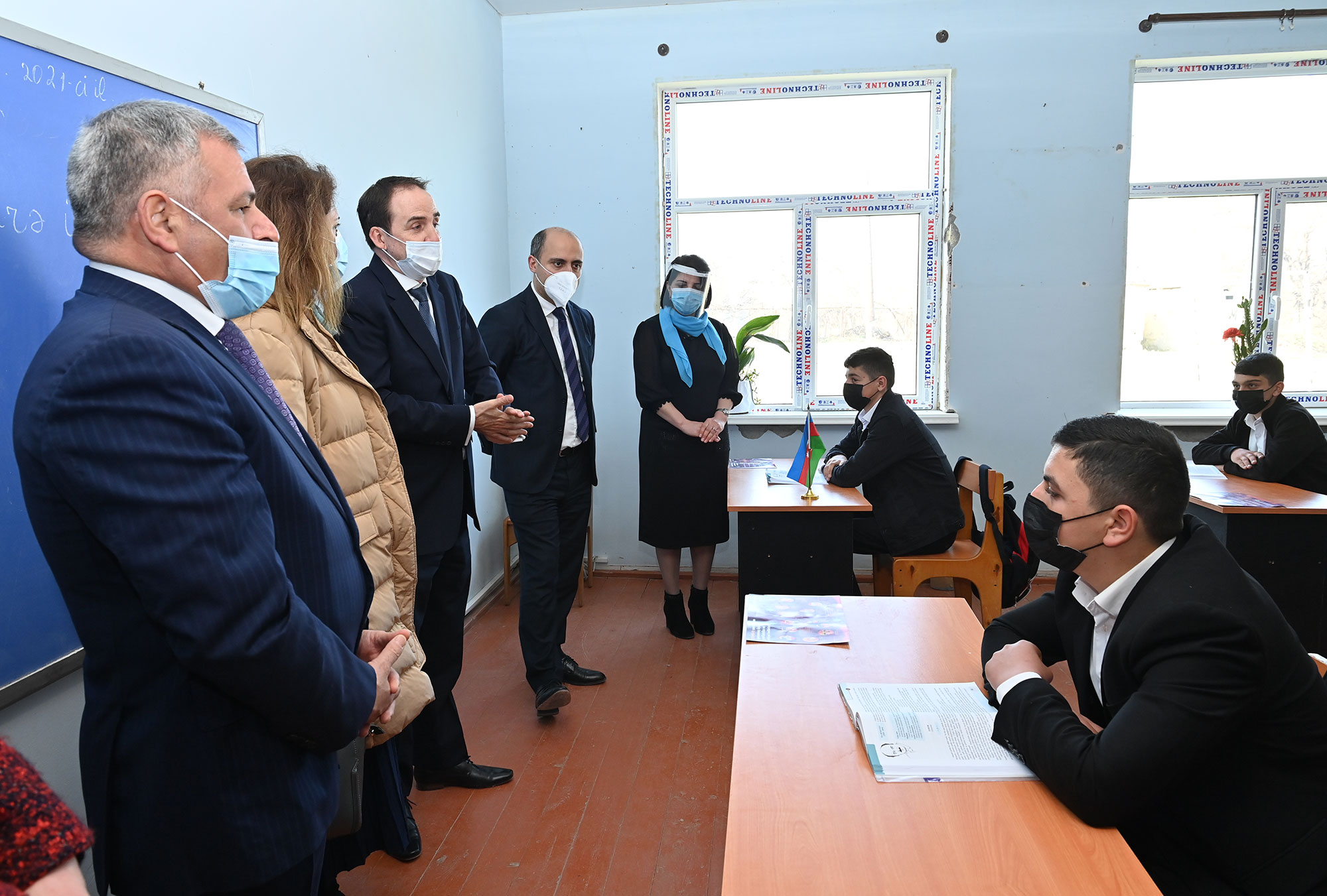 Təhsil naziri UNICEF və BQXK nümayəndələri ilə birgə müharibə nəticəsində zərər görmüş məktəblərdə olub