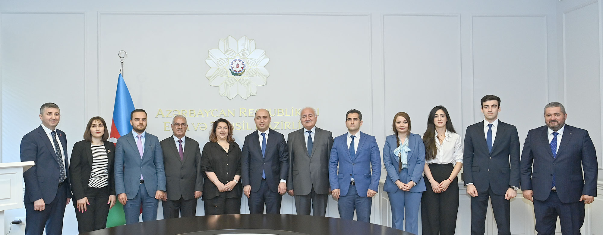 Elm və təhsil naziri İctimai Şuranın üzvləri ilə görüşüb