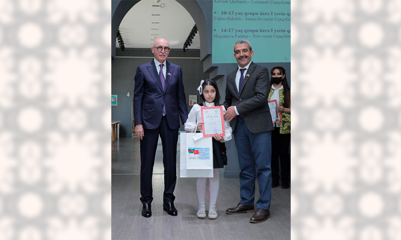 “Bir millət, iki dövlət” adlı beynəlxalq rəsm müsabiqəsinin qalibləri mükafatlandırılıb
