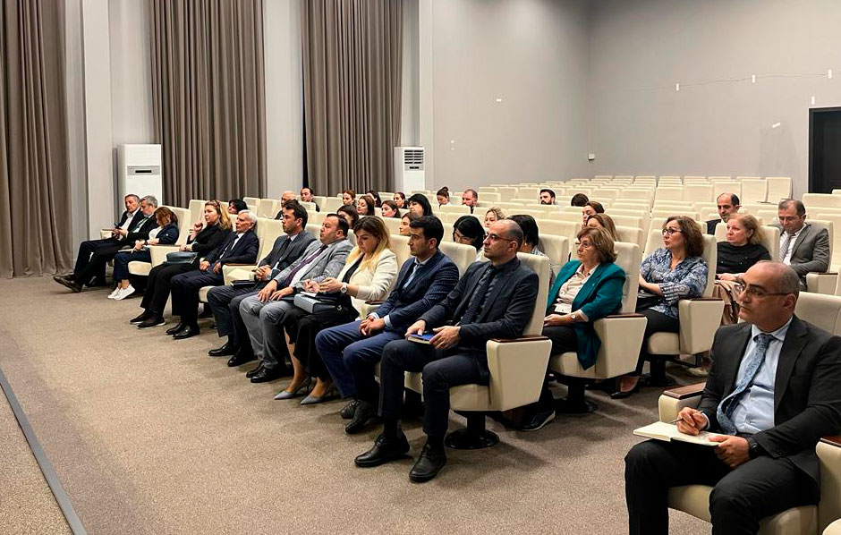 Özəl məktəblərin rəhbərləri ilə görüş keçirilib